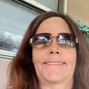 Meet your Posher, Regina